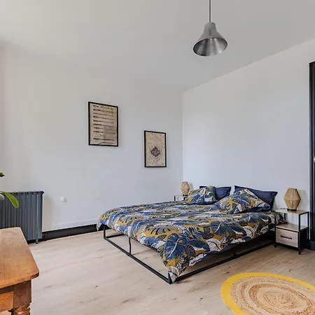 Break In Apartamento